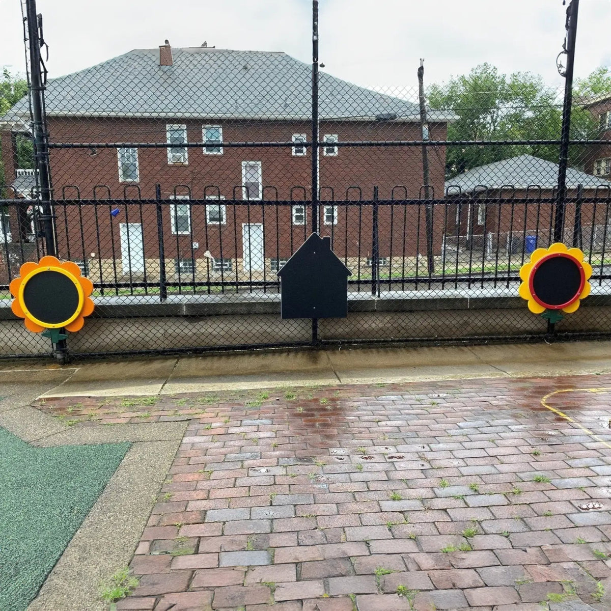 Fence Chalkboard Silhouettes - Paint Stations & Easels - Playtopia, Inc.