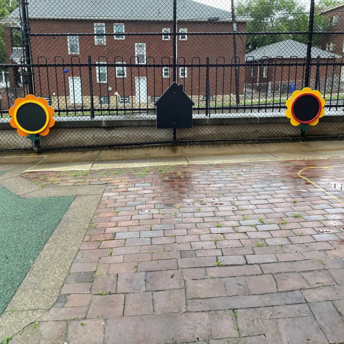 Fence Flower Chalkboard - Paint Stations & Easels - Playtopia, Inc.